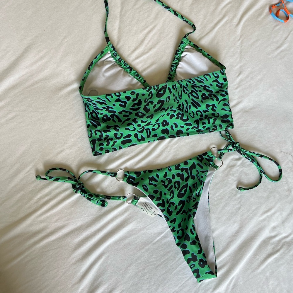 Bikini Set - Picture 6 of 8